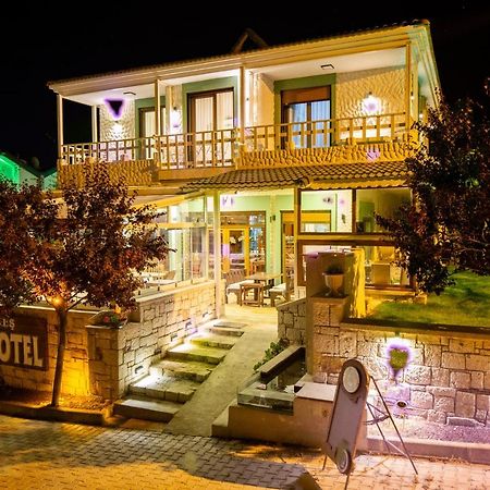 Cesmekes Otel エクステリア 写真