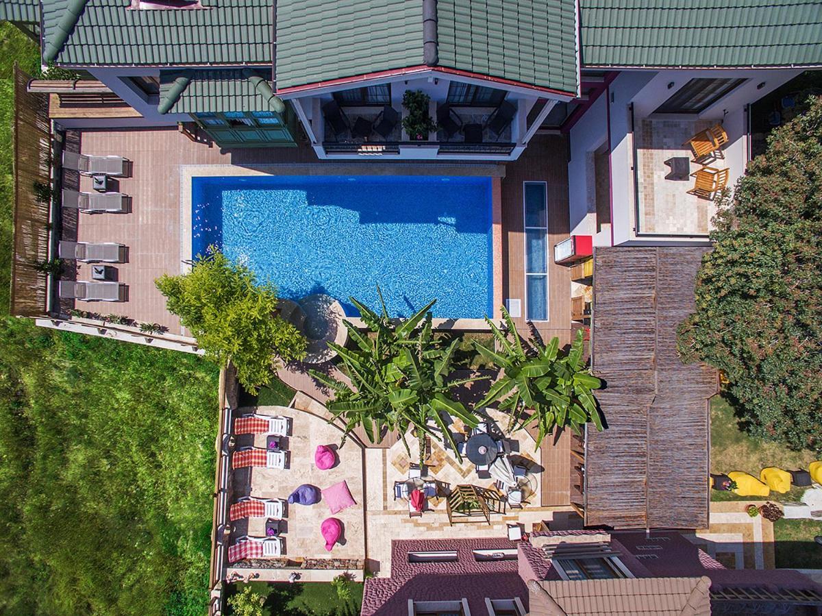 Cesmekes Otel エクステリア 写真